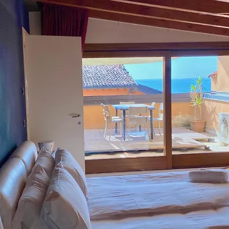 Apartment Mit Privatem Garten, Pool Und Seeblick Moniga del Garda