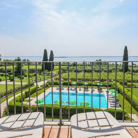 Mit Privatem Garten, Pool Und Seeblick Apartment